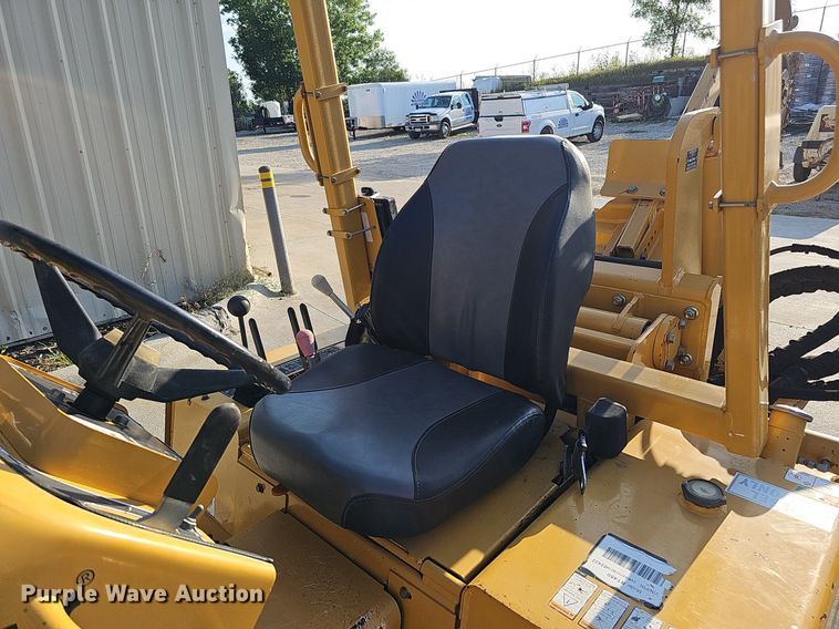 image for item DQ0256 2013 Vermeer RT450  trencher