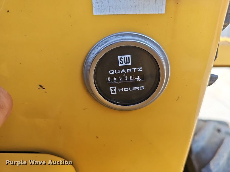 image for item DQ0256 2013 Vermeer RT450  trencher