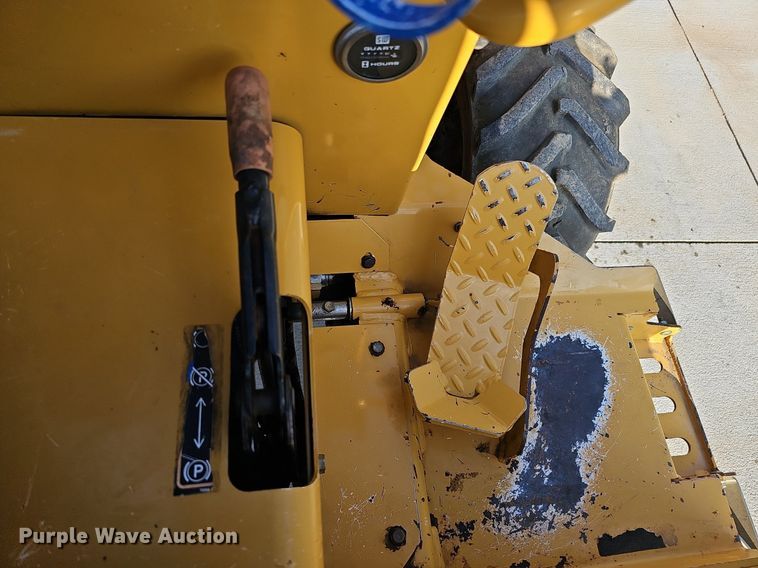 image for item DQ0256 2013 Vermeer RT450  trencher