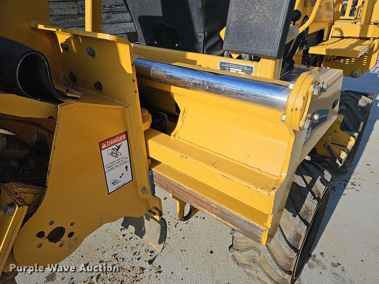 image for item DQ0256 2013 Vermeer RT450  trencher