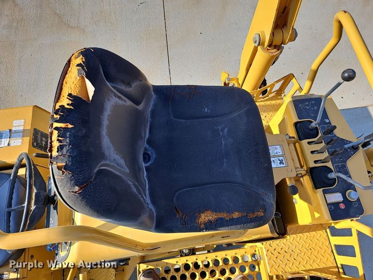 image for item DQ0256 2013 Vermeer RT450  trencher