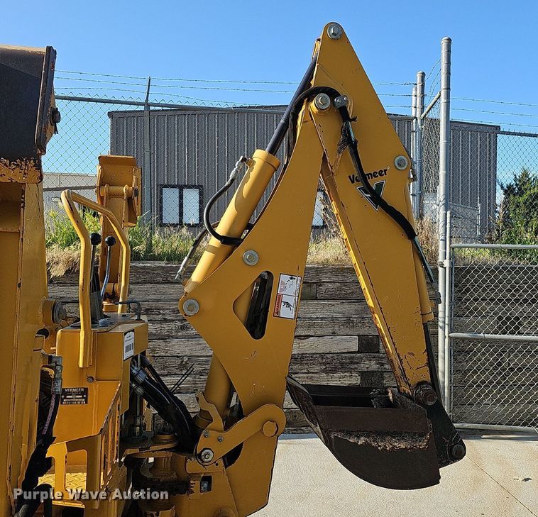 image for item DQ0256 2013 Vermeer RT450  trencher