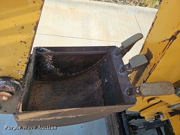 image for item DQ0256 2013 Vermeer RT450  trencher