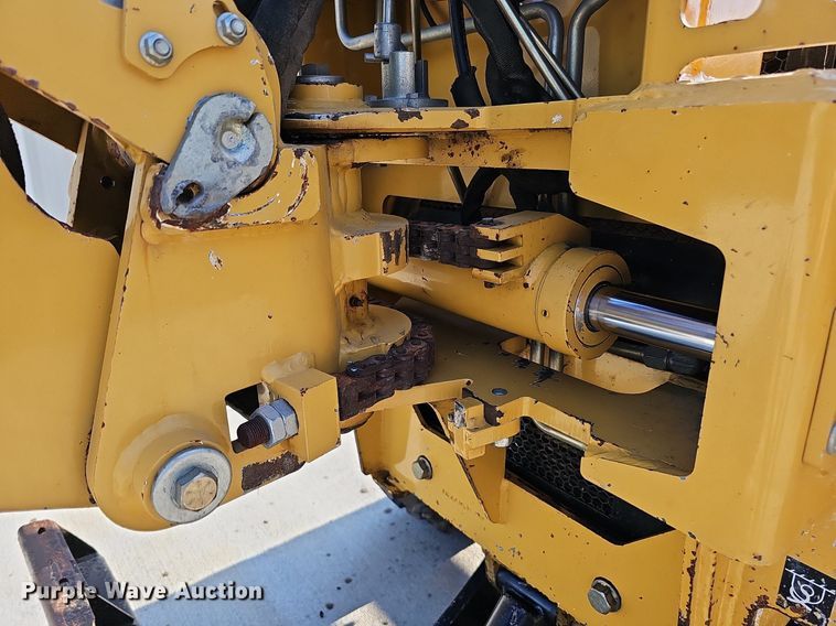 image for item DQ0256 2013 Vermeer RT450  trencher