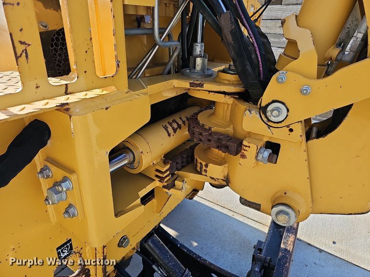 image for item DQ0256 2013 Vermeer RT450  trencher