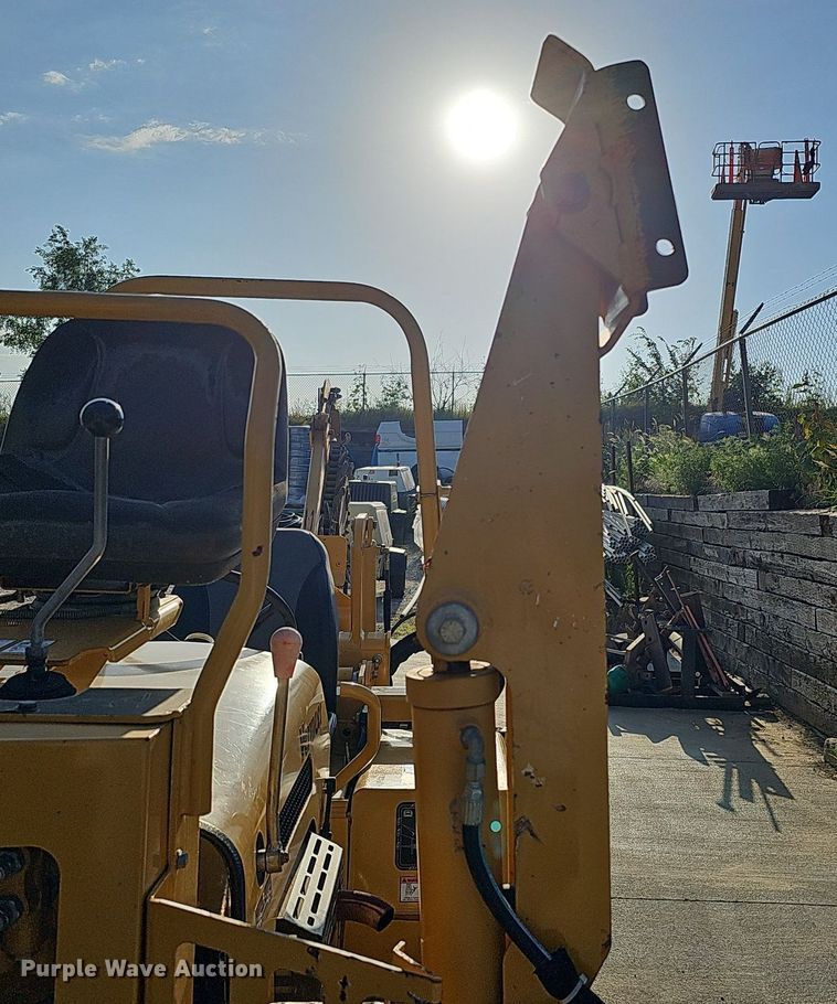 image for item DQ0256 2013 Vermeer RT450  trencher