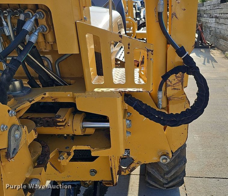 image for item DQ0256 2013 Vermeer RT450  trencher