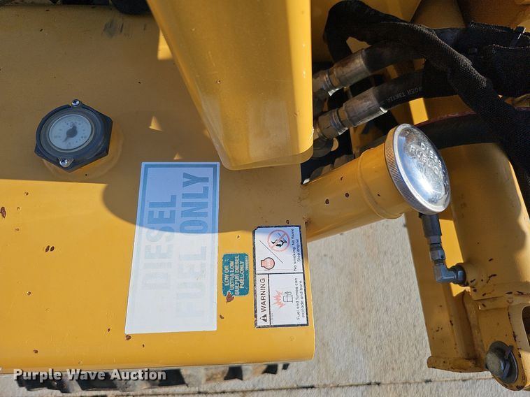 image for item DQ0256 2013 Vermeer RT450  trencher