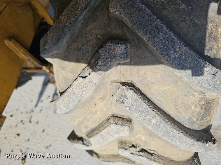 image for item DQ0256 2013 Vermeer RT450  trencher