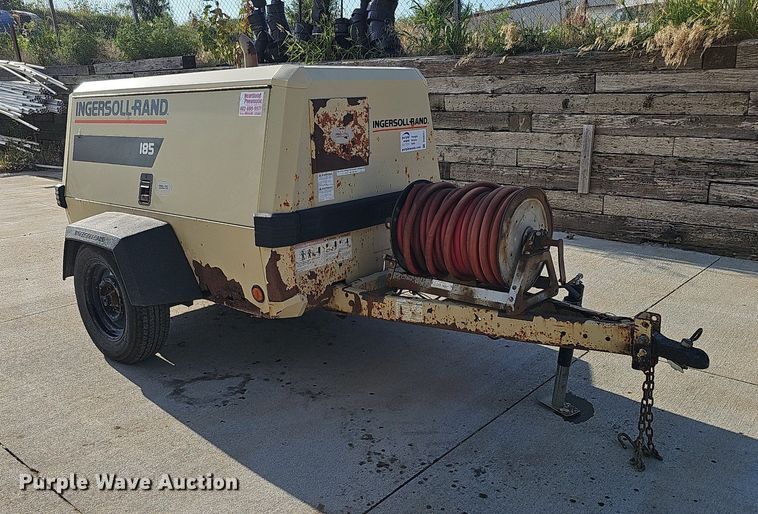 image for item DQ0257 2001 Ingersoll Rand P185 JD  air compressor