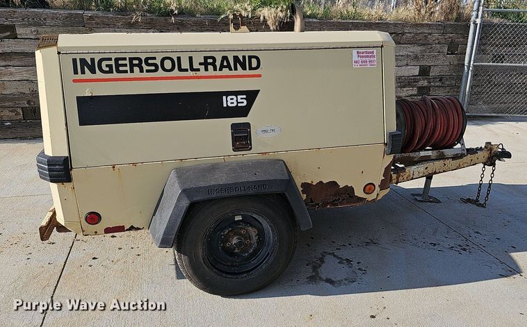 image for item DQ0257 2001 Ingersoll Rand P185 JD  air compressor