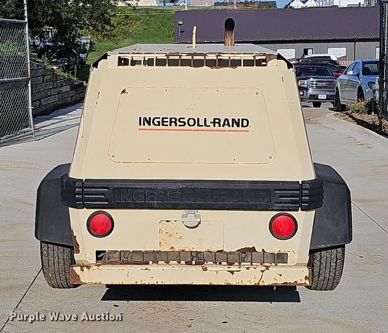 image for item DQ0257 2001 Ingersoll Rand P185 JD  air compressor