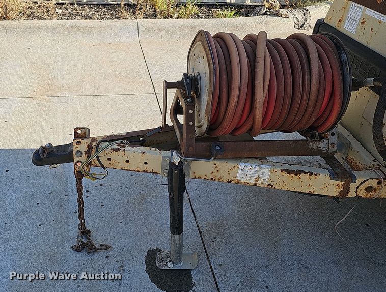 image for item DQ0257 2001 Ingersoll Rand P185 JD  air compressor