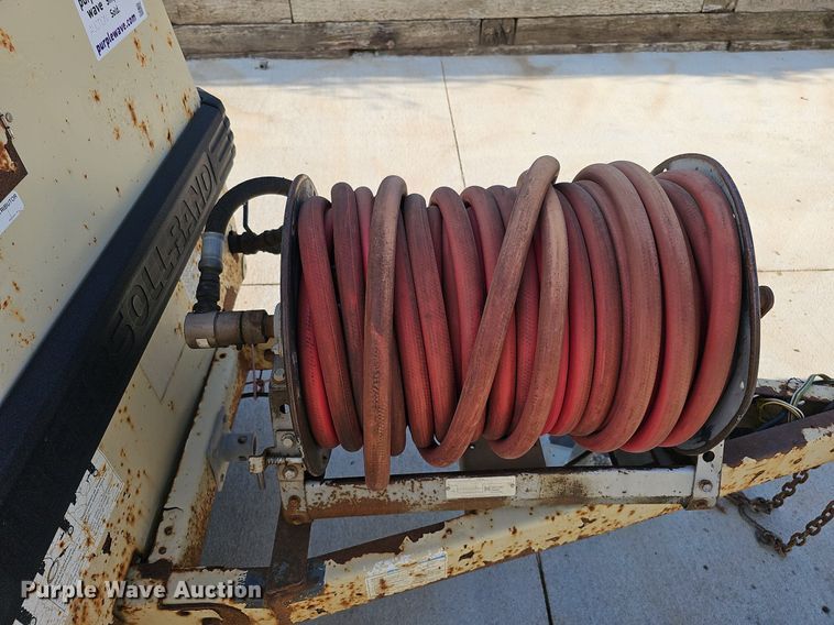 image for item DQ0257 2001 Ingersoll Rand P185 JD  air compressor