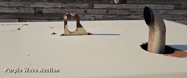 image for item DQ0257 2001 Ingersoll Rand P185 JD  air compressor