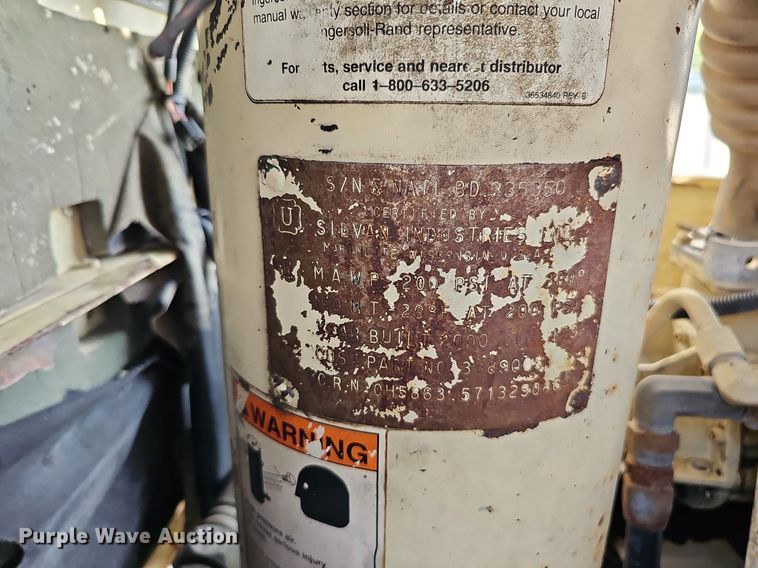 image for item DQ0257 2001 Ingersoll Rand P185 JD  air compressor