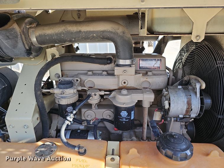 image for item DQ0257 2001 Ingersoll Rand P185 JD  air compressor