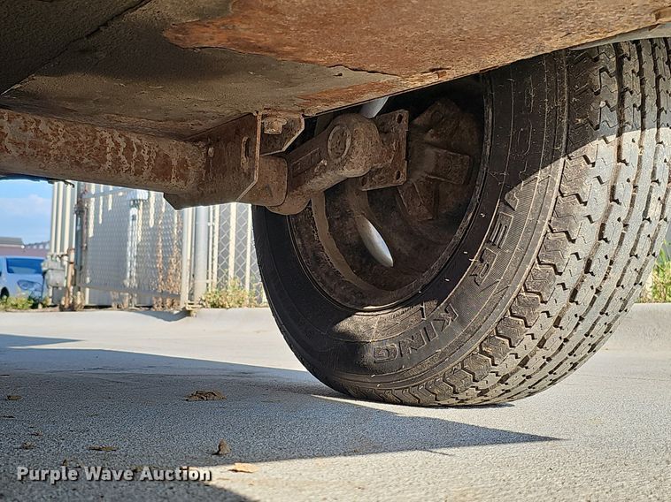 image for item DQ0257 2001 Ingersoll Rand P185 JD  air compressor