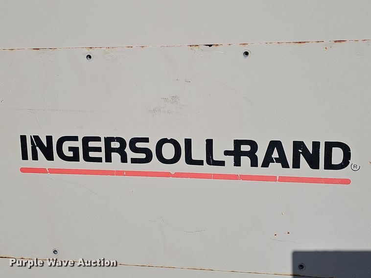 image for item DQ0257 2001 Ingersoll Rand P185 JD  air compressor