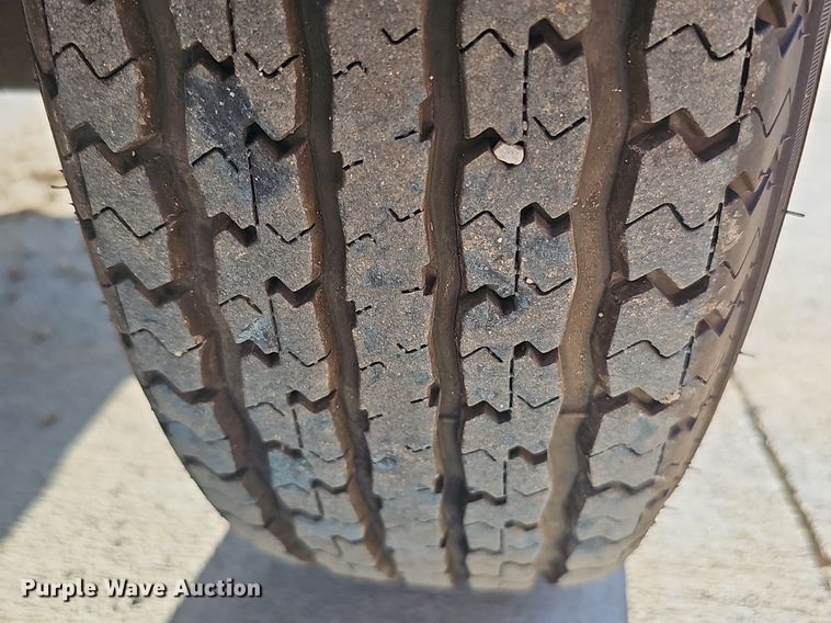 image for item DQ0257 2001 Ingersoll Rand P185 JD  air compressor