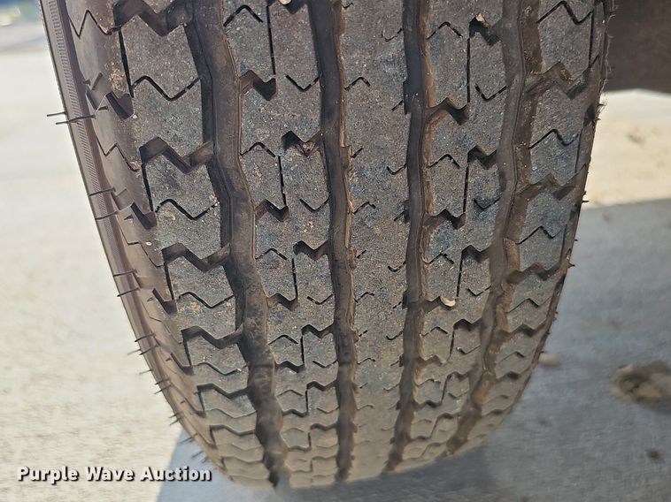 image for item DQ0257 2001 Ingersoll Rand P185 JD  air compressor