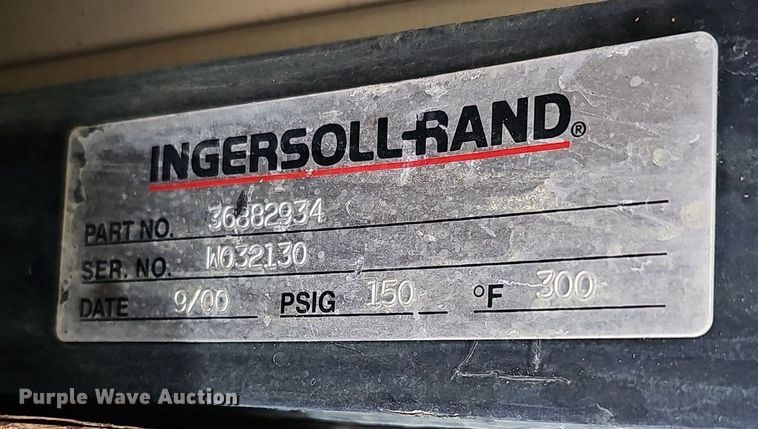 image for item DQ0257 2001 Ingersoll Rand P185 JD  air compressor