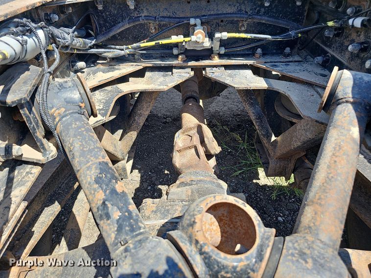 image for item DQ0260 2004 Peterbilt 379  semi truck