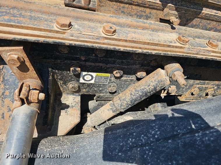 image for item DQ0260 2004 Peterbilt 379  semi truck