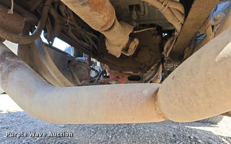 image for item DQ0260 2004 Peterbilt 379  semi truck