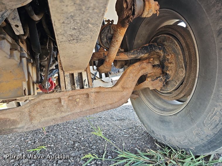 image for item DQ0260 2004 Peterbilt 379  semi truck