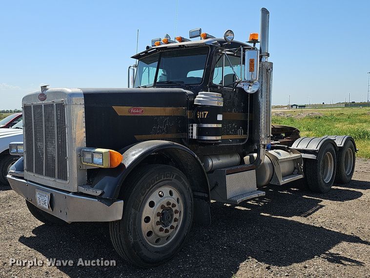 image for item DQ0268 2001 Peterbilt 379  semi truck