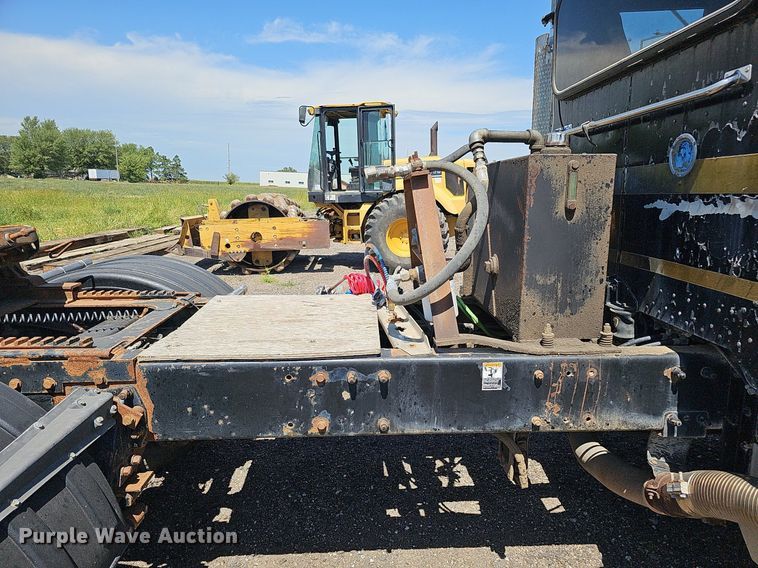 image for item DQ0268 2001 Peterbilt 379  semi truck