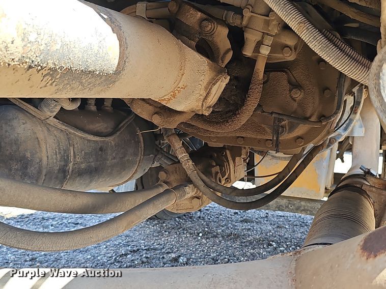 image for item DQ0268 2001 Peterbilt 379  semi truck