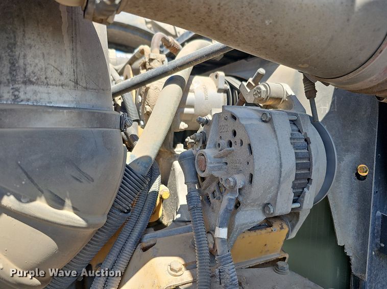 image for item DQ0268 2001 Peterbilt 379  semi truck