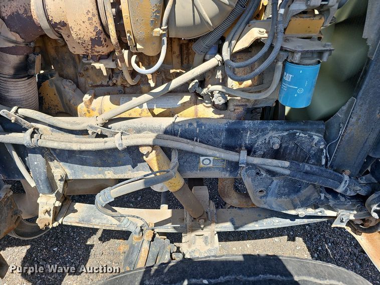 image for item DQ0268 2001 Peterbilt 379  semi truck