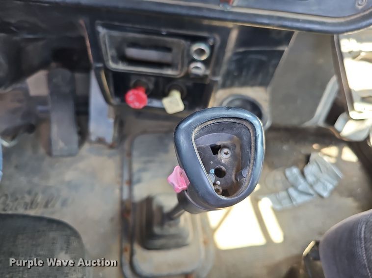 image for item DQ0268 2001 Peterbilt 379  semi truck