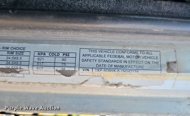 image for item DQ0268 2001 Peterbilt 379  semi truck