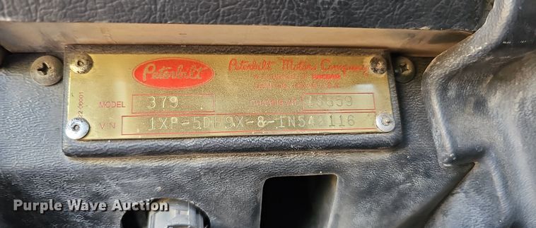 image for item DQ0268 2001 Peterbilt 379  semi truck