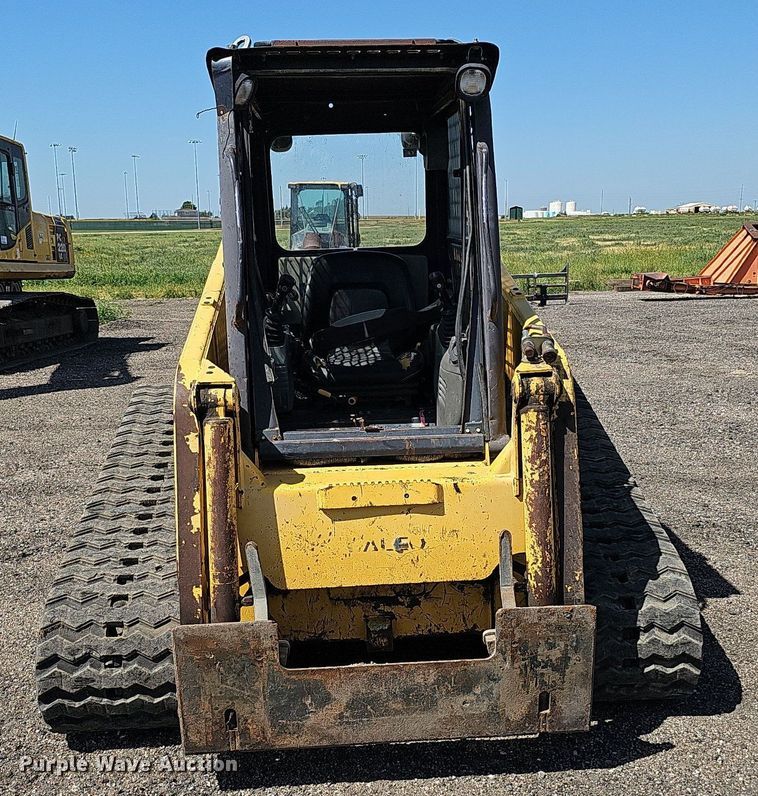 image for item DQ0272 2007 Komatsu CK30-1  tracked skid steer loader