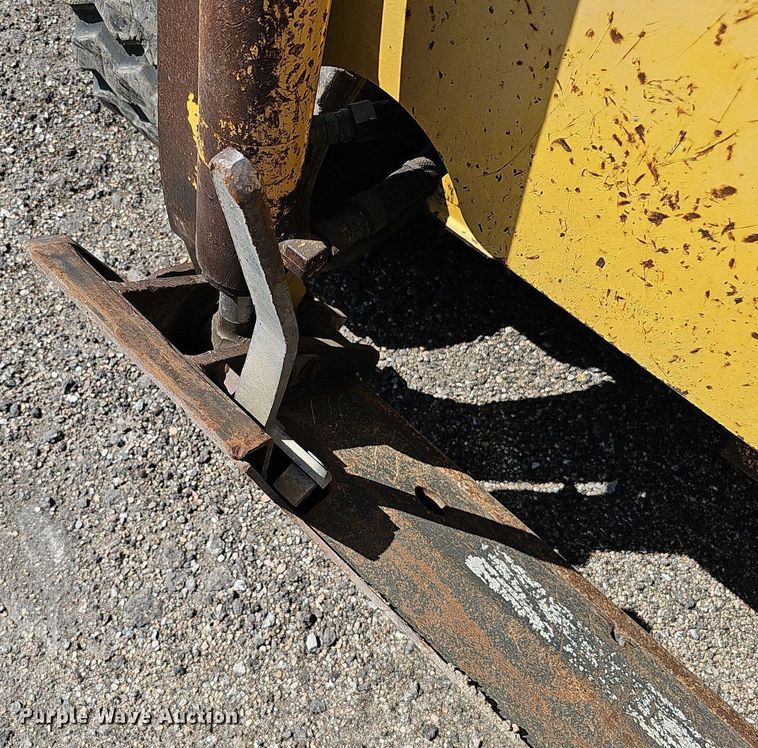 image for item DQ0272 2007 Komatsu CK30-1  tracked skid steer loader