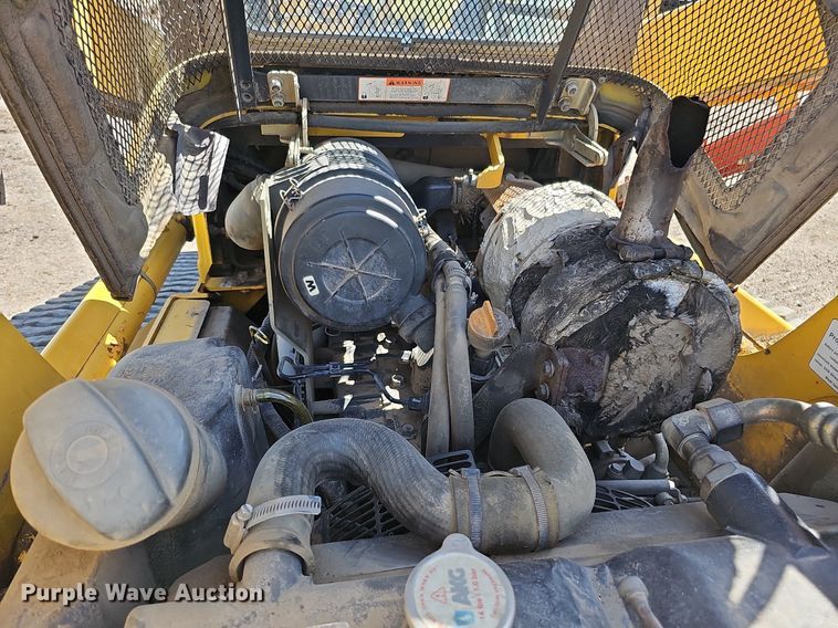 image for item DQ0272 2007 Komatsu CK30-1  tracked skid steer loader