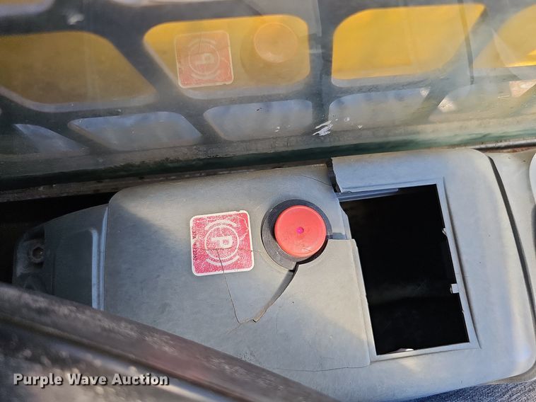 image for item DQ0272 2007 Komatsu CK30-1  tracked skid steer loader