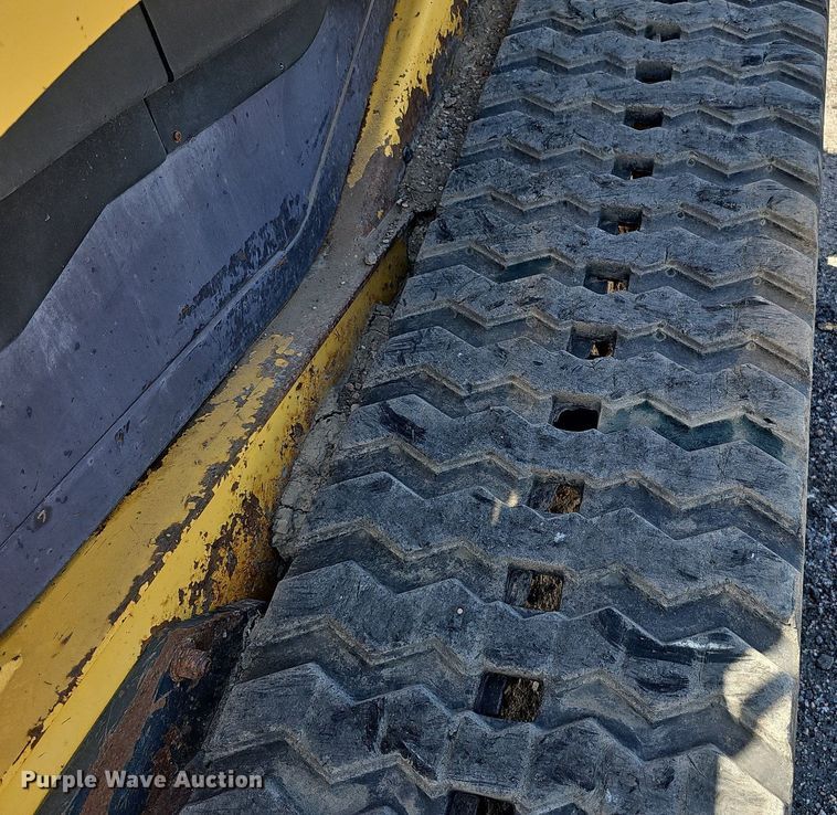 image for item DQ0272 2007 Komatsu CK30-1  tracked skid steer loader