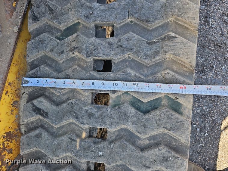 image for item DQ0272 2007 Komatsu CK30-1  tracked skid steer loader