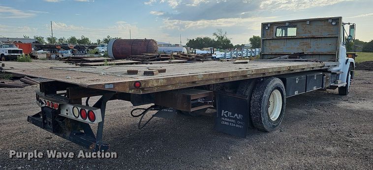 image for item DQ0274 1997 Freightliner FL70  rollback truck