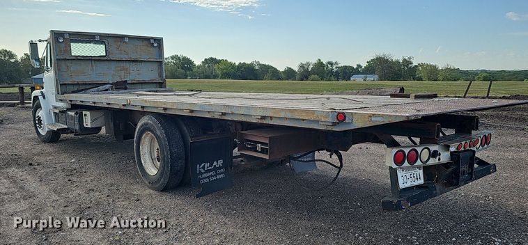 image for item DQ0274 1997 Freightliner FL70  rollback truck