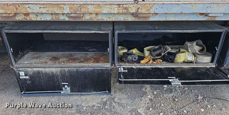 image for item DQ0274 1997 Freightliner FL70  rollback truck