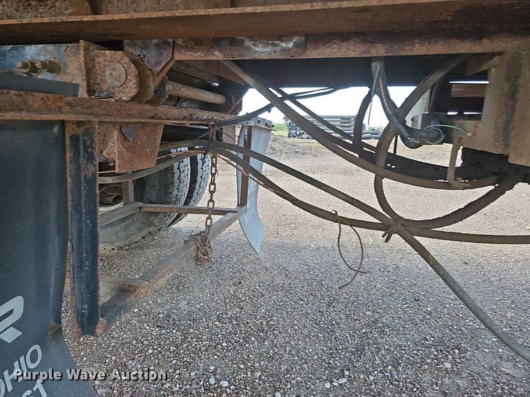 image for item DQ0274 1997 Freightliner FL70  rollback truck