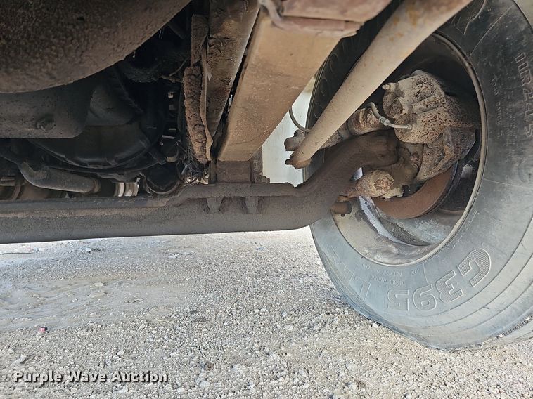 image for item DQ0274 1997 Freightliner FL70  rollback truck