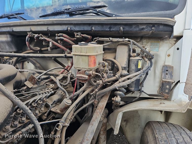 image for item DQ0274 1997 Freightliner FL70  rollback truck